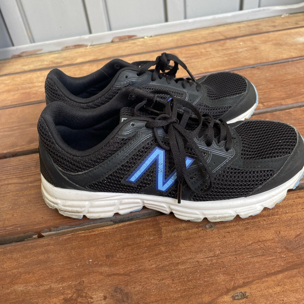New Balance 460 V2 Running Shoes Womens